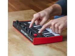 Akai Keyboard Controller MPK Mini Play MK3