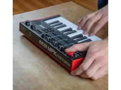 Akai Keyboard Controller MPK Mini Play MK3