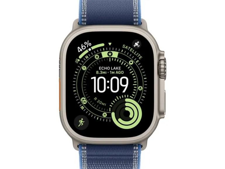Apple Watch Ultra 3 Natural Titanium Blue/Bright Trail Loop M/L