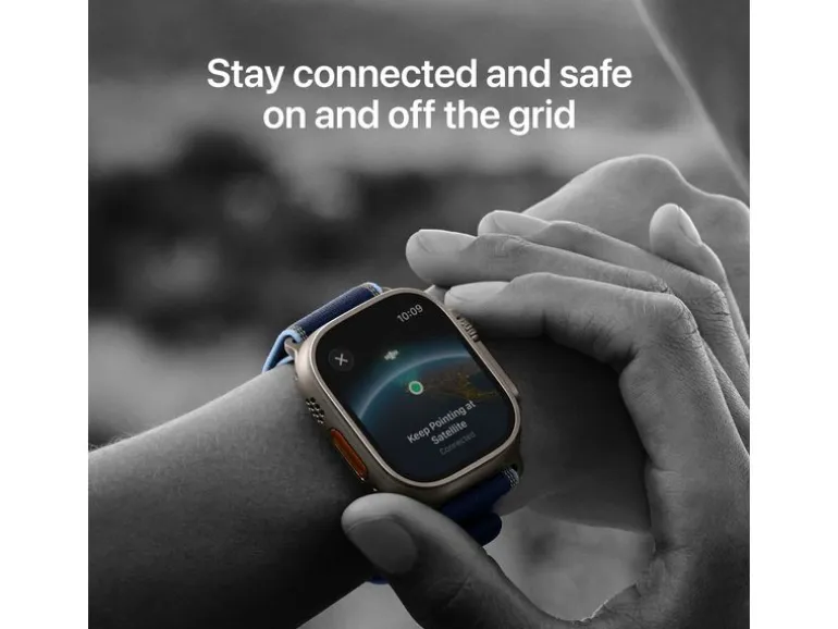 Apple Watch Ultra 3 Natural Titanium Blue/Bright Trail Loop M/L