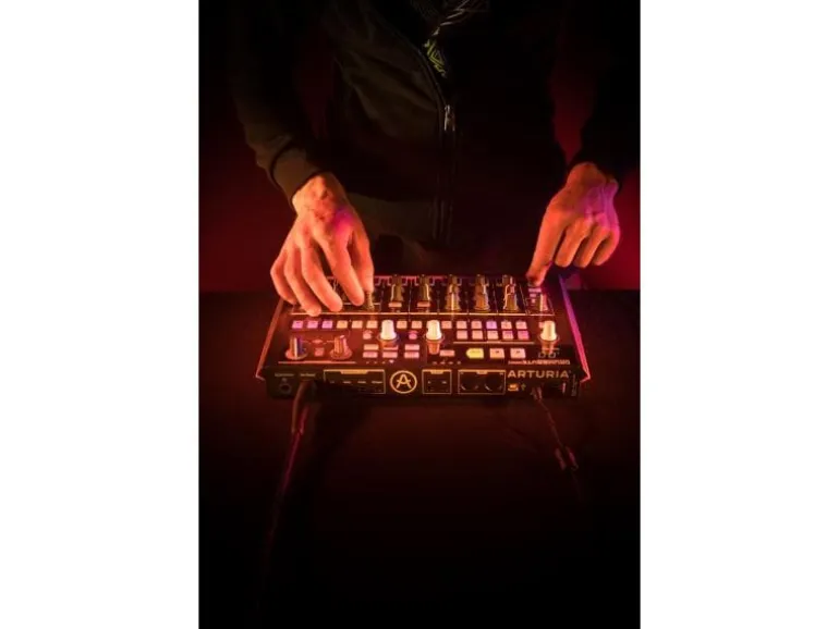 Arturia Drum Machine Drumbrute Impact