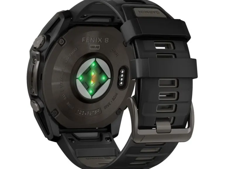 GARMIN Sportuhr Fenix 8 Solar Sapphire, 51 mm Schwarz