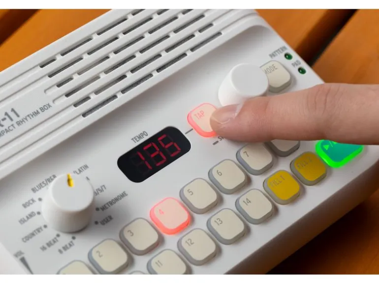 Korg Drum Machine KR-11
