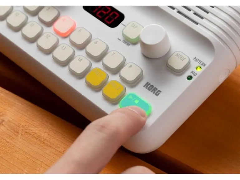 Korg Drum Machine KR-11