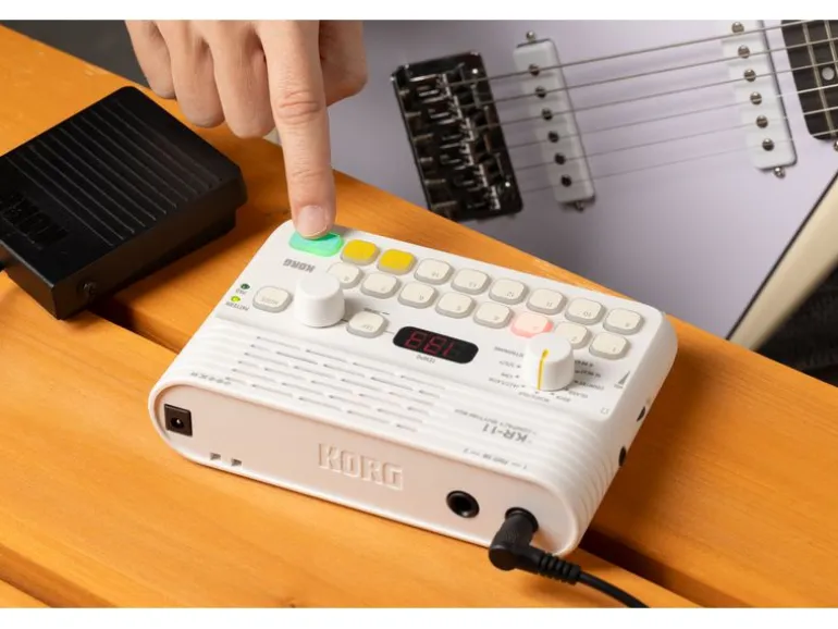 Korg Drum Machine KR-11