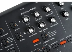 Moog Synthesizer Messenger
