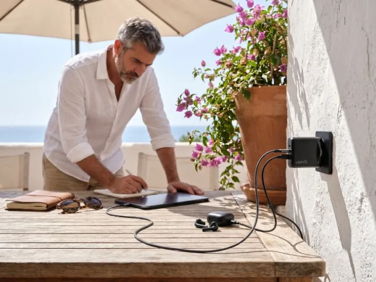 onit USB-Wandladegerät Triple 2C1A 45 W GaN Schwarz