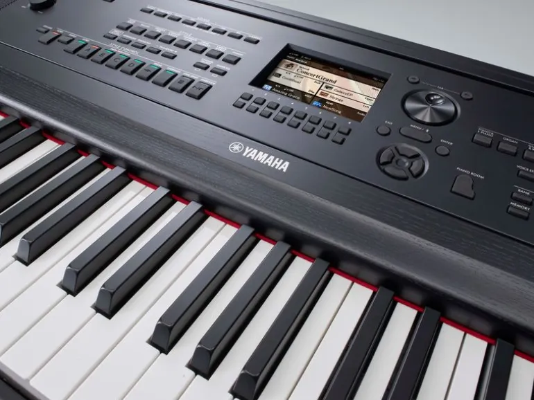 Yamaha E-Piano DGX-670 Schwarz