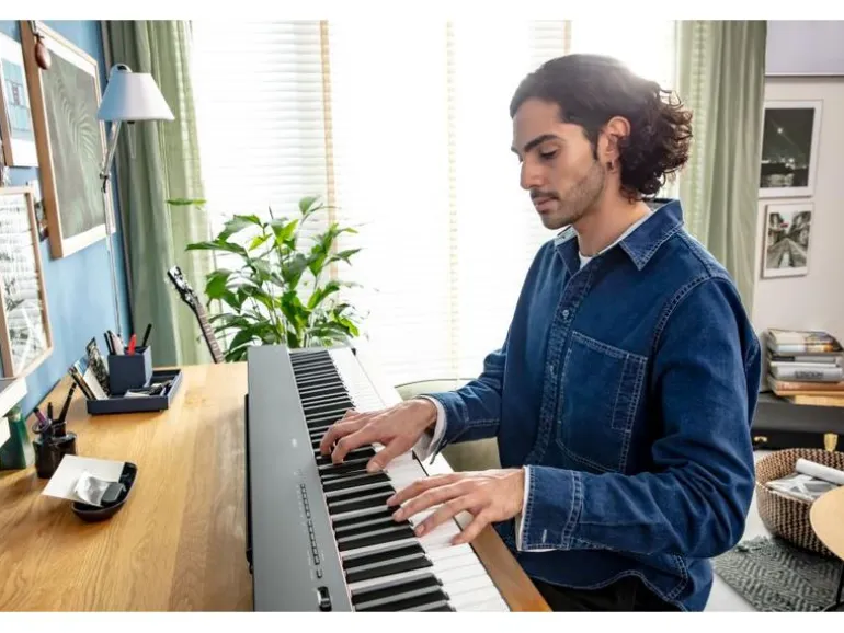 Yamaha E-Piano P-225B