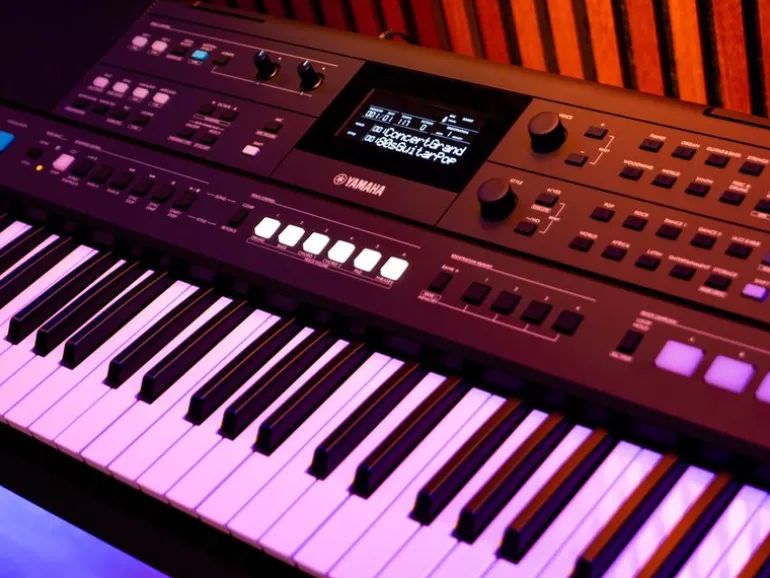 Yamaha Keyboard PSR-E483